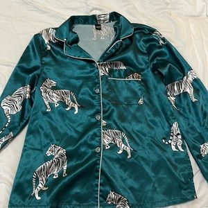Shein, Emerald green with white tiger silk pajamas size small.